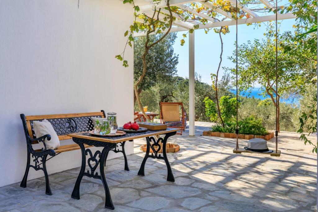 Nina-Myrtia Countryside House Skopelos Ditropo Eksteriør billede