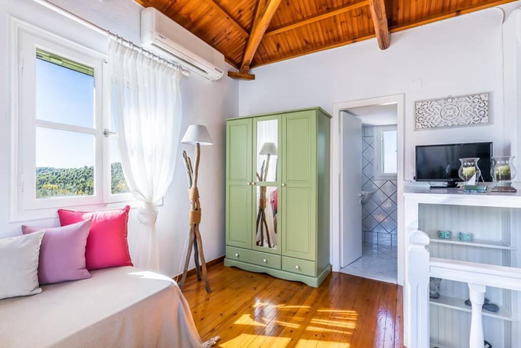 Nina-Myrtia Countryside House Skopelos Ditropo Eksteriør billede